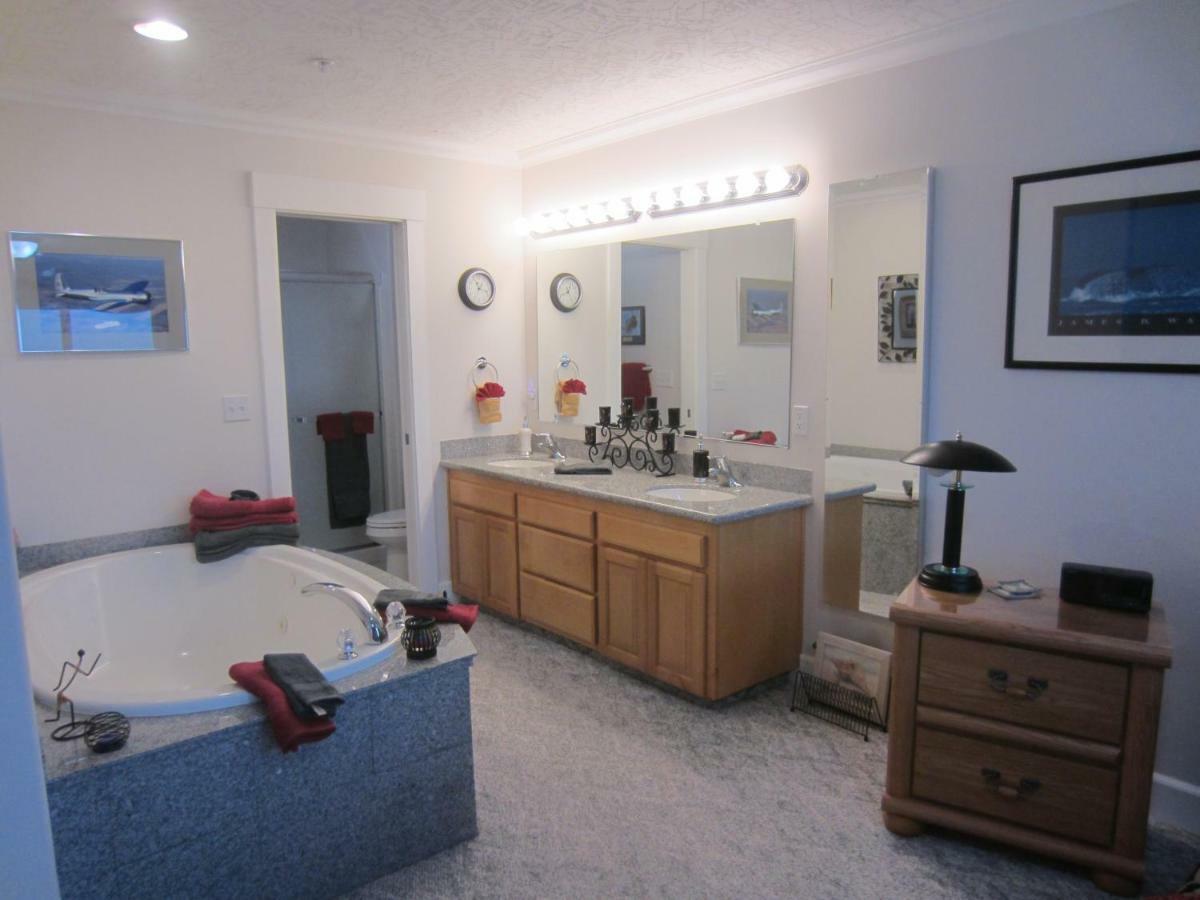 AMAZING SEAVIEW SPACIOUS CONDO WITH an AMAZING VIEW!!! Exterior foto